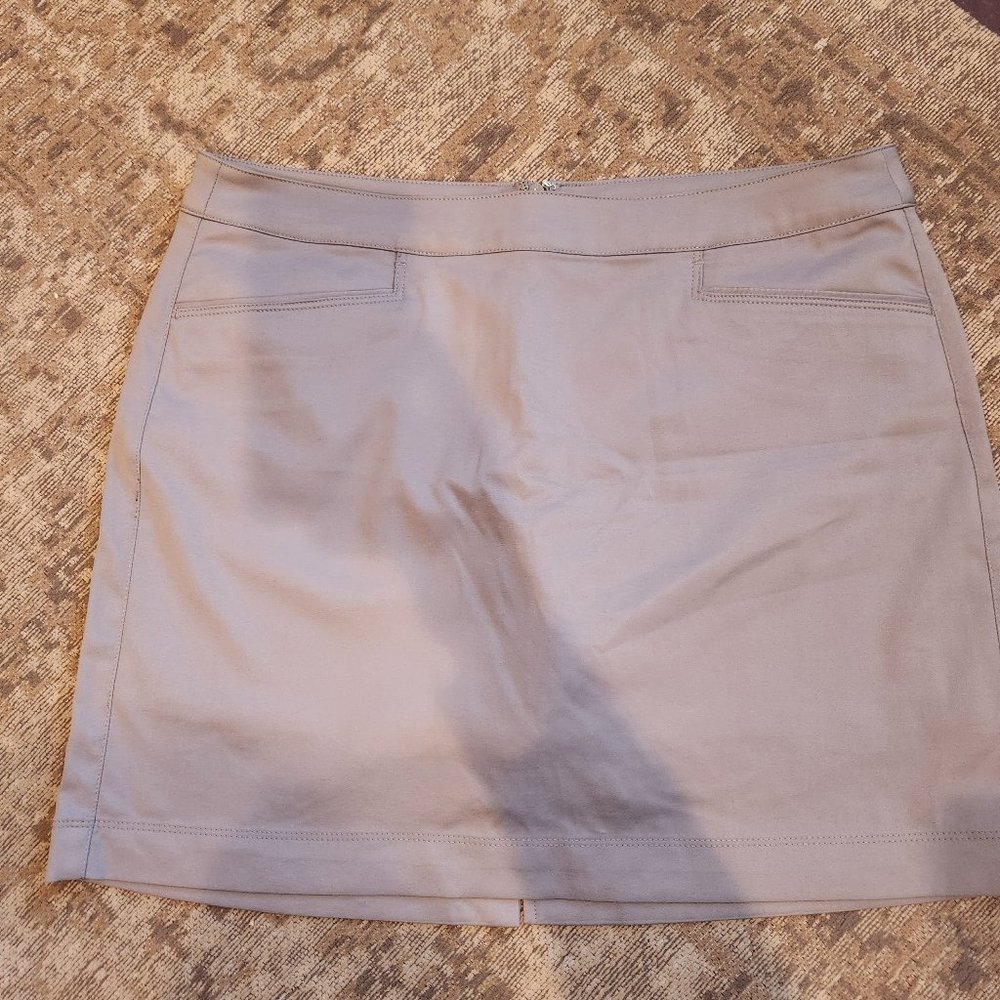 Women’s PGA TOUR Golf Skort Size 10